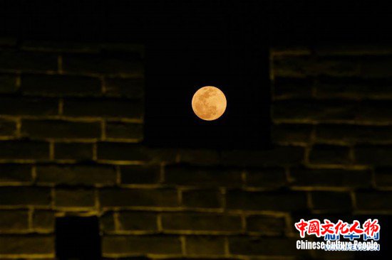 （社会）（14）“超级月亮”遇佳节 元宵满月更“圆满”