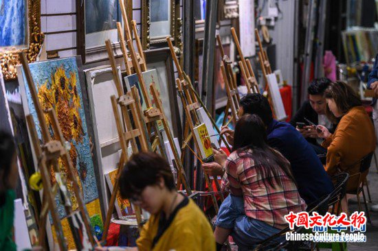 （新春走基层·图片故事）（10）探访转型期的“中国油画第一村”