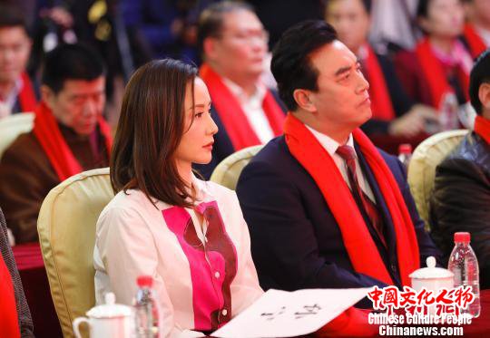 电影《人民的利益》男主演张山和女主演孙宁 杜洋 摄