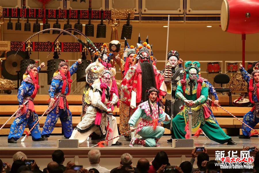 （国际·图文互动）（1）悠扬古乐声 欢喜中国年——中国编钟和京剧在美演出侧记