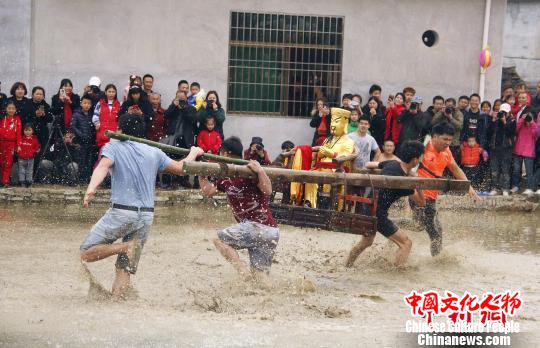 福建客家乡村：正月里来“闹春田”